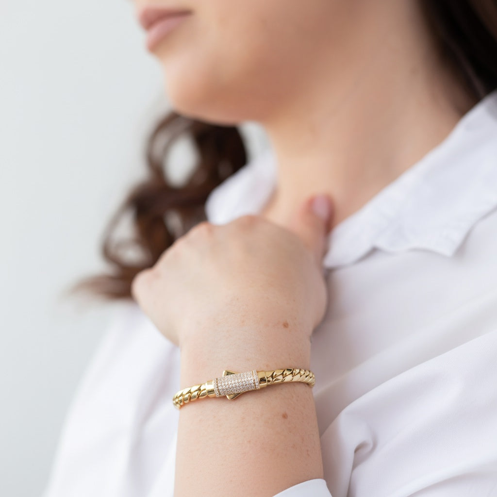 10K Yellow Gold Semisolid Fashion Cuban Link Bracelet with CZ / Size: 6mm 7.5" / Weight: 10 GR / P10B-363