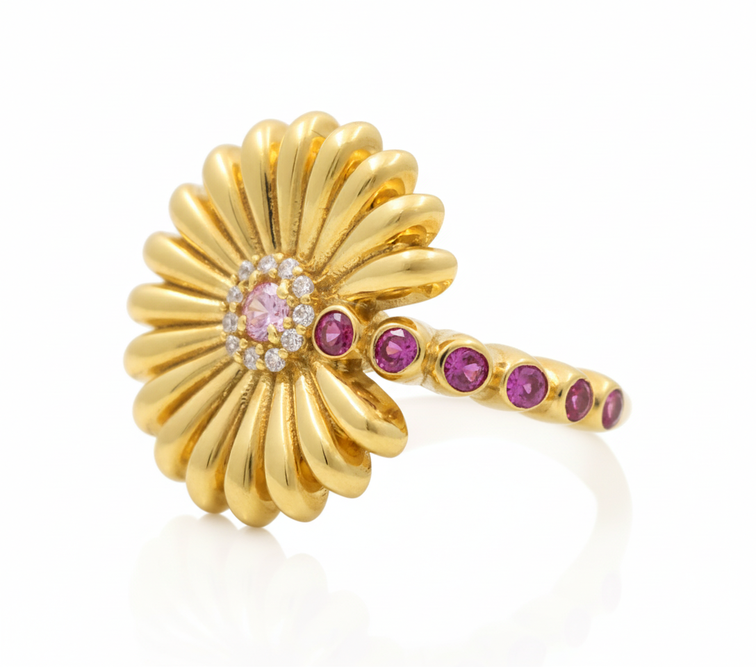 10K Yellow Gold Flower Women's Ring with Cz / Size:7 / Weight: 3.5 GR