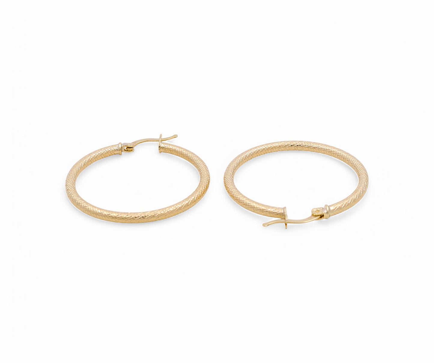 10K Yellow Gold Diamond Cut Hoops Earrings / Size: 2.5mm X 30.5mm / Weight: 3.4 GR / DPEH0DC2.5x41