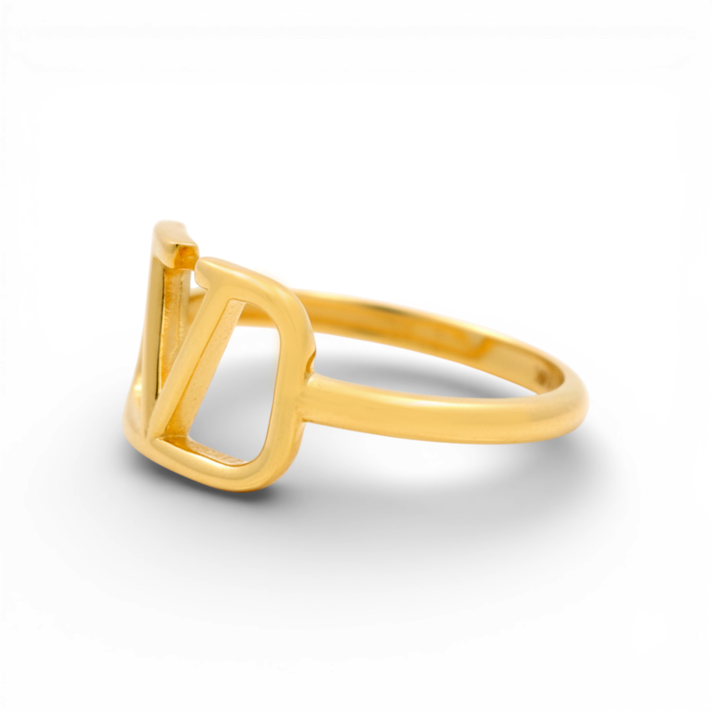 14K Yellow Gold V Women's Ring  / Size: 7.25 / Weight: 2.3 GR / P55R-89