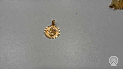 14K Yellow Gold Santa Barbara Medal Pendant With Cz / Weight: 1.9GR