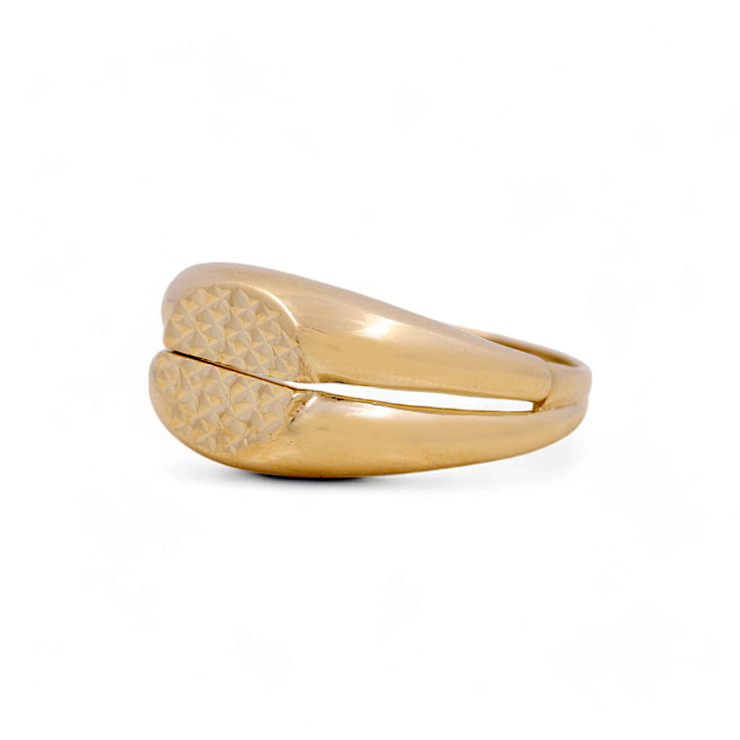 10K Yellow Gold Woman’s Diamond Cut Ring / Size:7 / Weight: 2.7 GR / COWR0DC-7