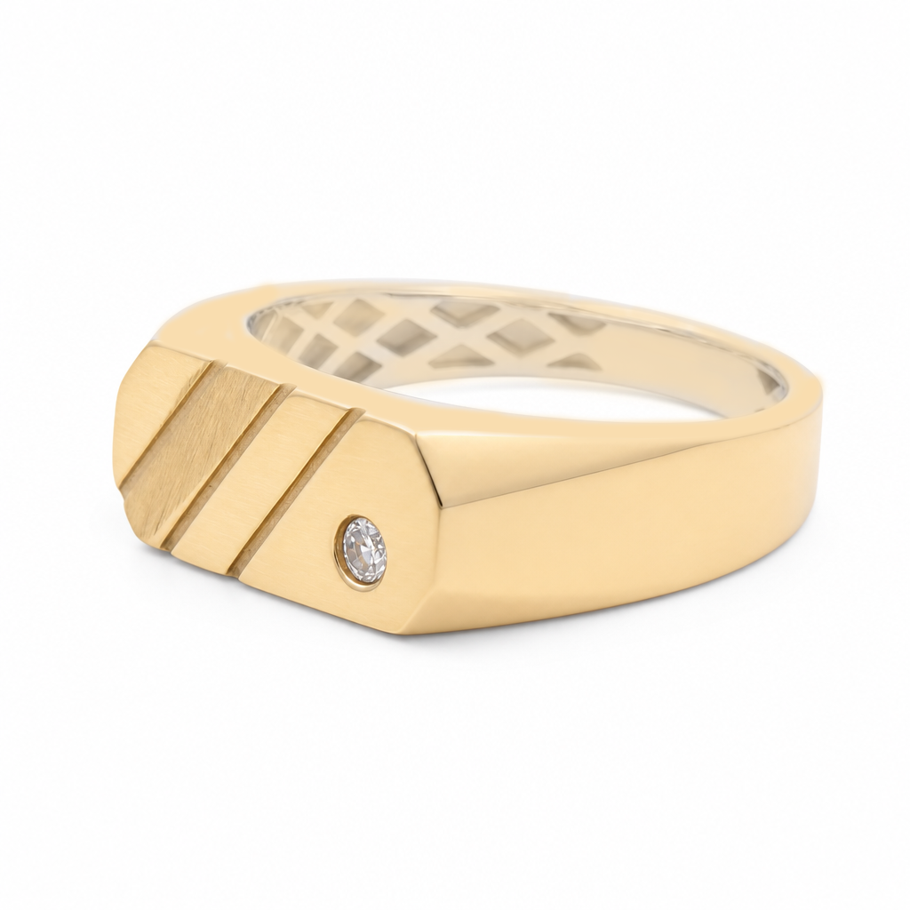 10K Yellow Gold Men's Ring with Cz Stone / Size: 10 / Weight: 3.9 GR