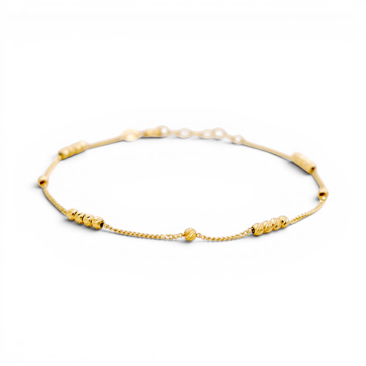 10K Yellow Gold Fashion Link Bracelet with Diamond Cut Balls / Size: 7” / Weight: 1.2 GR