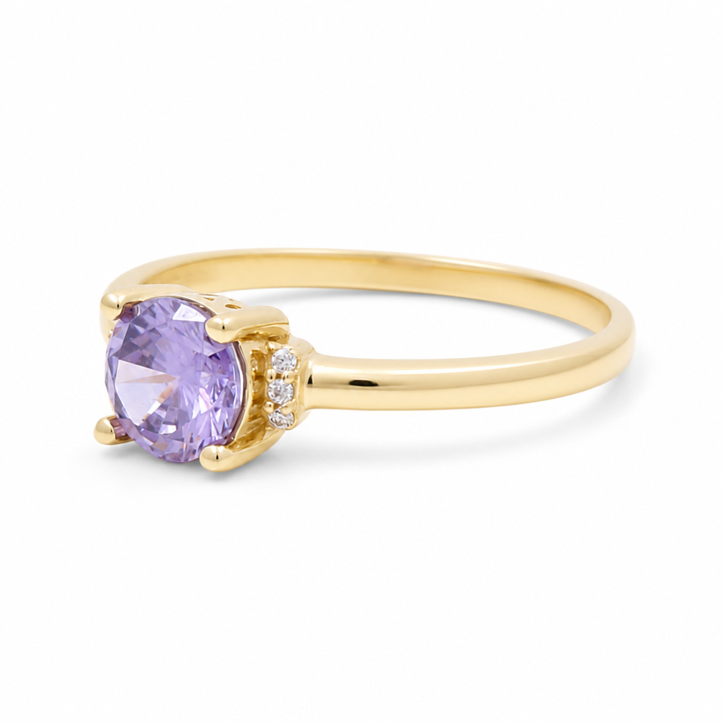 14K Yellow Gold Women's Fashion Ring with Purple Cz Stone / Size: 7.75 / Weight: 1.6 GR