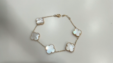 10K Yellow Gold Five Mother of Pearl Clovers Women's Bracelet / Size: 7” 12MM / Weight: 6.1 GR / BADWB0CLV
