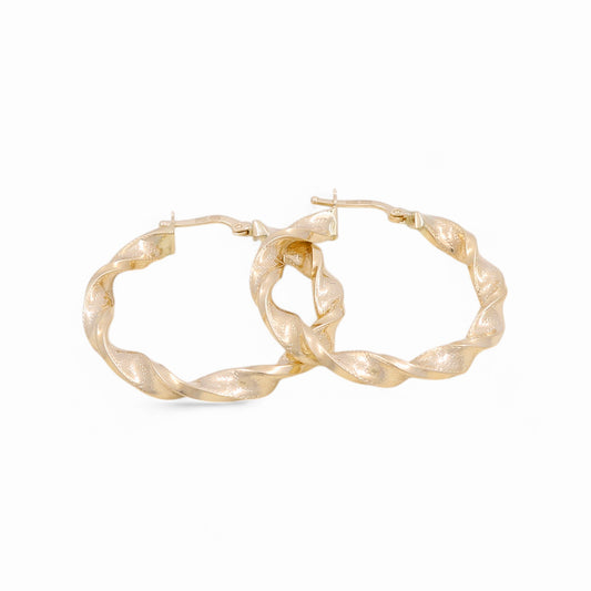 Aros de oro amarillo de 14 quilates con diseño de aros griegos / Tamaño: 4 mm x 28 mm / Peso: 3,4 gr / KOEH4TRGR4x28