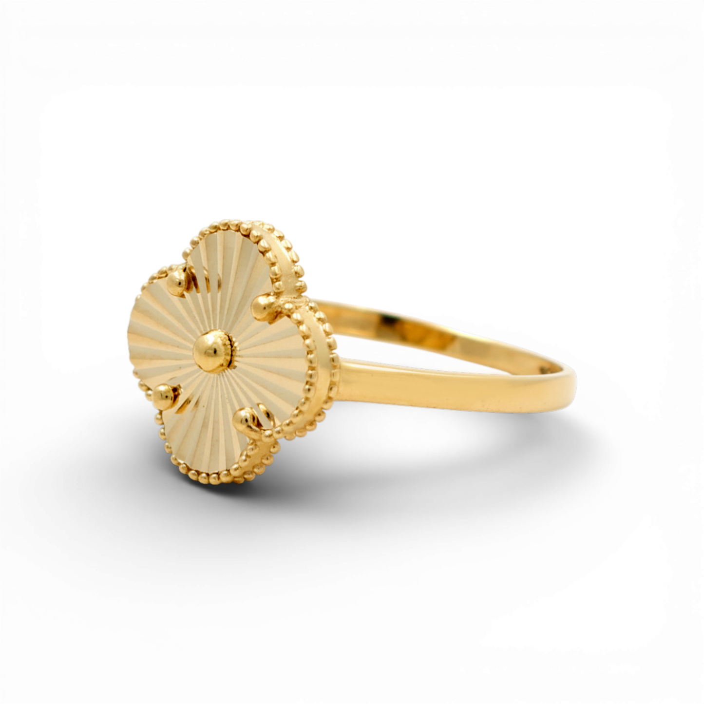 10K Yellow Gold Clover Women's Ring / Size: 8 / Weight: 1.6 GR / P04VR-10