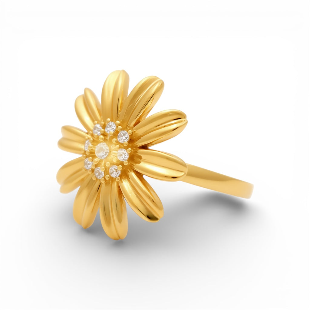 14K Yellow Gold Flower Women's Ring with Cz / Size: 7.5 / Weight: 4.1 GR