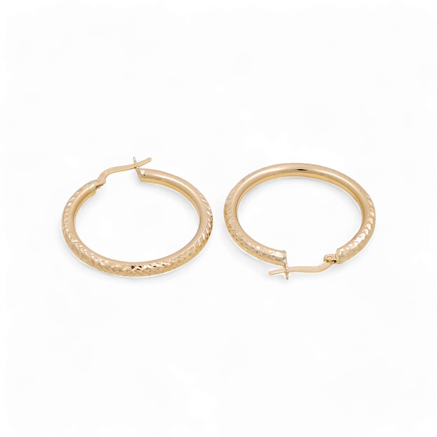14K Yellow Gold Diamond Cut Hoops Earrings / Size: 3mm X 26mm / Weight: 3.5 GR / KOEH4DC3x26