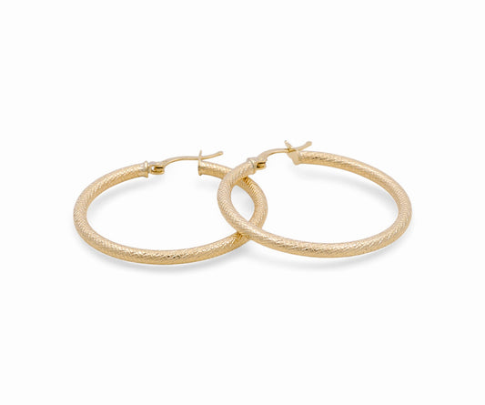 10K Yellow Gold Diamond Cut Hoops Earrings / Size: 2.5mm X 30.5mm / Weight: 3.4 GR