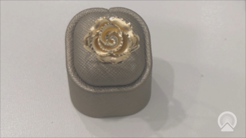 10K Yellow Gold Flower Women's Ring / Size: 8.5 / Weight: 3 GR
