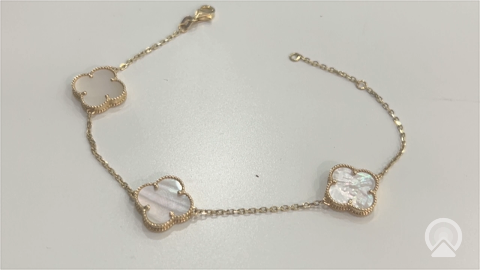 10K Yellow Gold Women's Bracelet with Three Mother of Pearl Clover / Size: 7" 13mm / Weight: 3.8 GR / CQWB0CLV-5