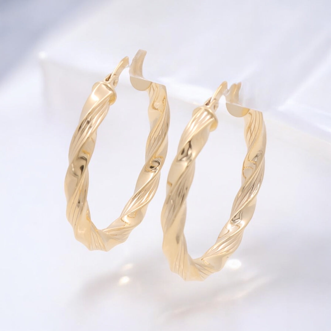 14K Yellow Gold Women’s Twisted Hoop Earrings / Size: 3MM x 20MM / CSEH4TR