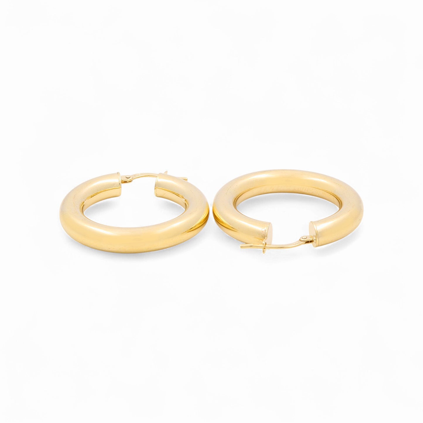 14K Yellow Gold Hoops Earrings / Size: 4.5mmx20mm / Weight: 4.2 GR / 240-00798