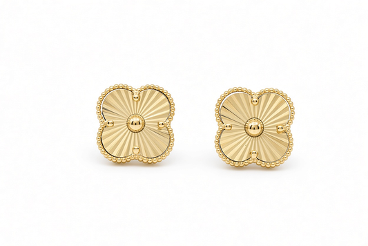 14K Yellow Gold Clover Earrings / Size: 11mm / Weight: 3 GR / P04VC-7
