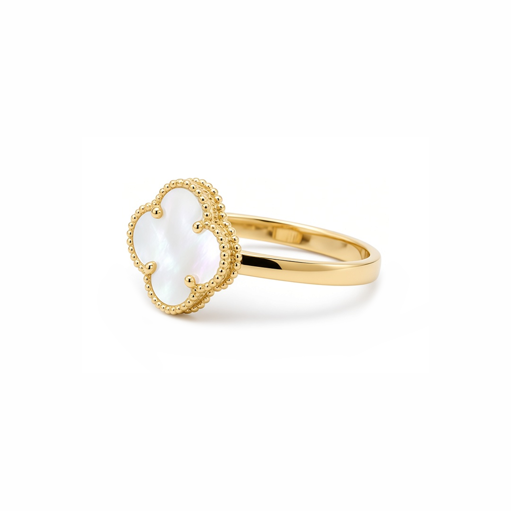 14K Yellow Gold Women's White Clover Ring / Size: 8.25 / Weight: 1.7 GR / P04VR-14