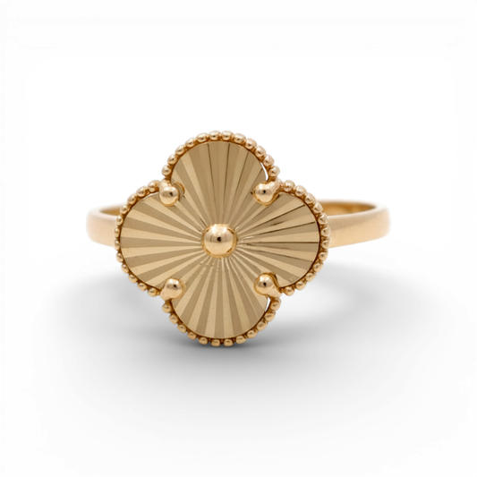 10K Yellow Gold Clover Women's Ring / Size: 8 / Weight: 1.6 GR / P04VR-10
