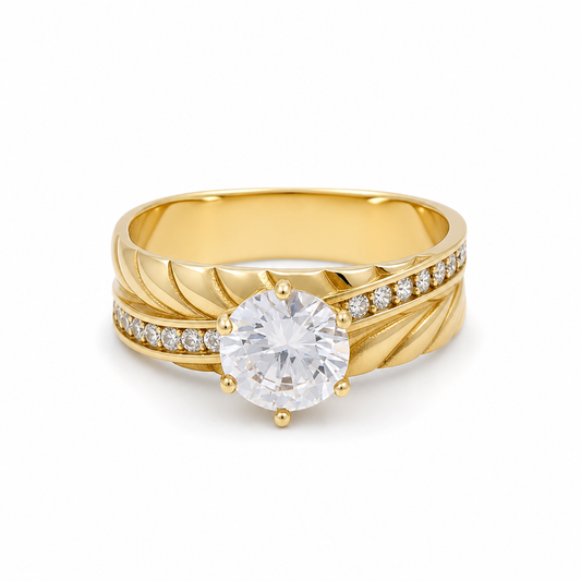 14K Yellow Gold Women’s Bridal Ring / Stone: Cz / Size: 7.5 / Weight: 2.7 GR